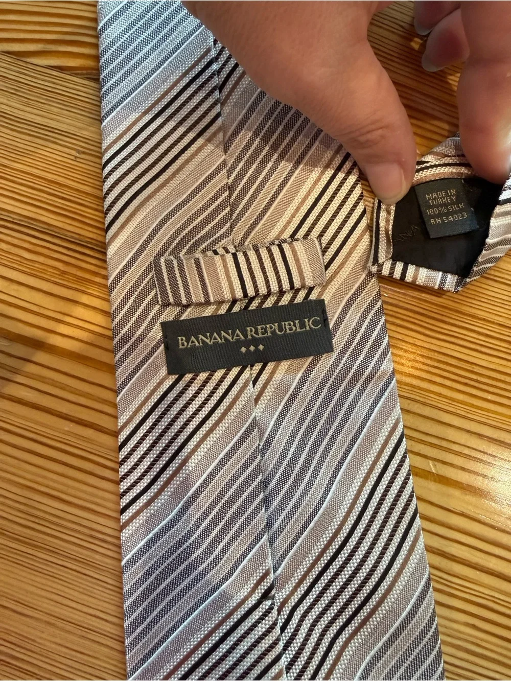 Banana Republic Men's Silver and Black Diagonal Stripe Silk Tie